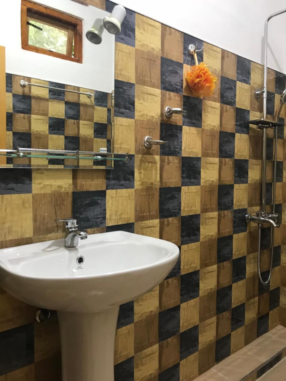 אלה Peters Inn מראה חיצוני תמונה